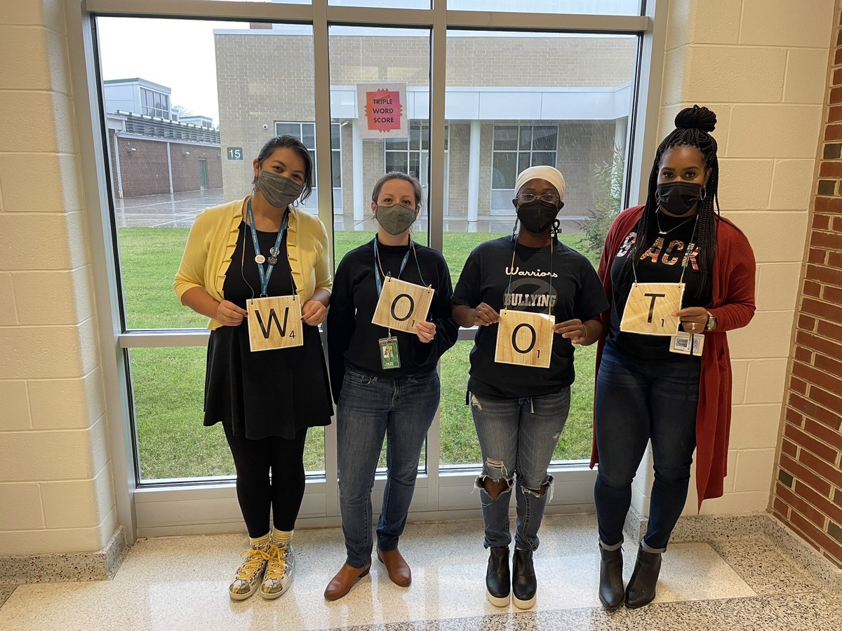 hhswarriorbooks's tweet photo. It’s Friday! 🎉🎉#woot @ehphelps @hhs_prncpl #triplewordscore https://t.co/bIVJC7ti9e