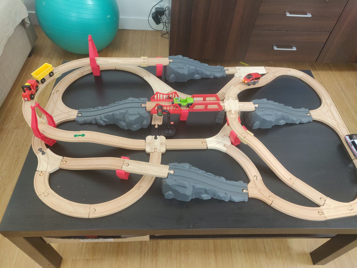 Toy Train Tracks tweet media