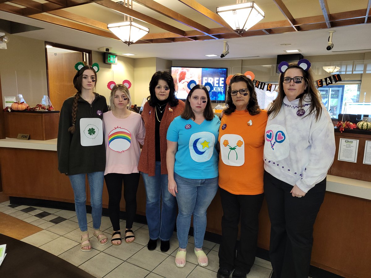 OMBbank's tweet photo. Today we say #iCare to raise awareness for domestic violence in the Ozarks. Come see our Care Bears at our National location. #OldMoBank #CommunityBanking #LocalBanking #BecauseWeLiveHereToo #Ozarks #AskMeWhyiCare
@myharmonyhouse https://t.co/z2onFiRTw1