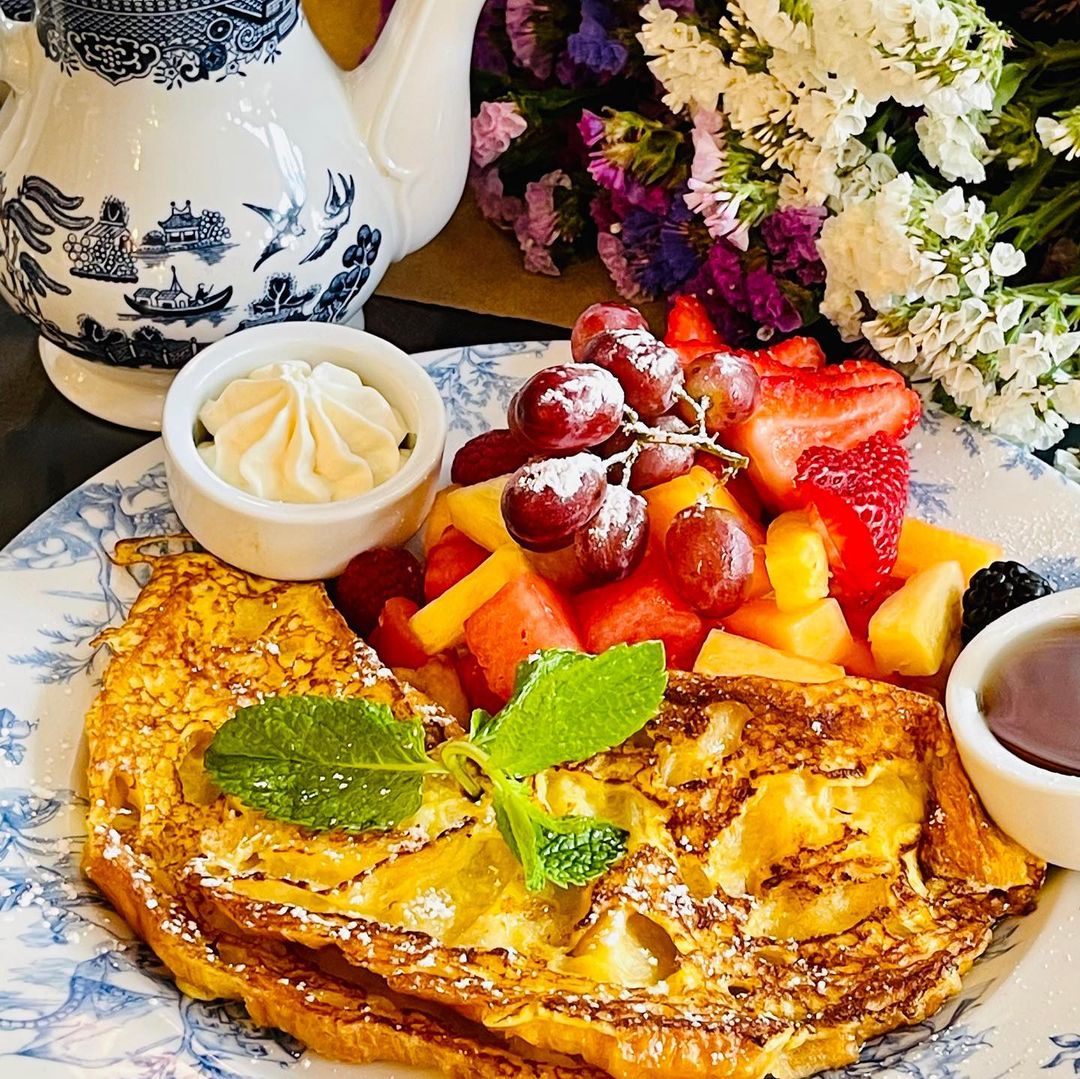 AmexBusiness's tweet photo. For an elegant pâtisserie experience, try @MaisonDanel. As owners/operators of a French bistro in #SanFrancisco since '09, Danel &amp; David wanted to create a new destination for fine pastries. We're proud to partner with @Square to support small businesses like this one. #ShopSmall https://t.co/WgopiKtkms