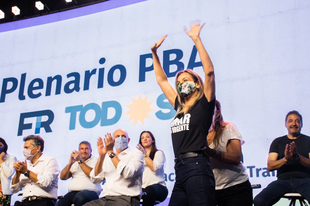 _Eduardo_Diaz's tweet photo. Sergio Massa: "Trabajo, educación, producción, seguridad y defensa de nuestras PYMEs deben ser los pilares. Seguimos creyendo en la Argentina de la movilidad social ascendente y necesitamos que voten por el futuro, no volvamos para atrás, digámosle sí al futuro”
#PlenarioPBA https://t.co/qpJeGooKMX