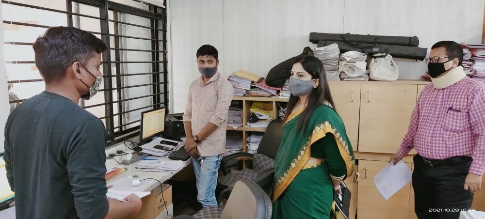 આજ રોજ મામલતદાર બોરસદ તરીકે ચાર્જ સંભાળ્યો.ત્યારબાદ સ્ટાફ સાથે મિટિંગ કરી અને કચેરીની વિવિધ શાખાઓની મુલાકાત લઈ કામગીરીનું નિરીક્ષણ કર્યું અને જરૂરી સૂચનો કર્યા.<a href="/trajendrabjp/">Rajendra Trivedi</a> <a href="/revenuegujarat/">Revenue Dep. Gujarat</a> <a href="/CollectorAnd/">Collector and DM Anand</a> <a href="/sdmborsad/">Deputy Collector & SDM, Borsad</a> @MahitiAnand