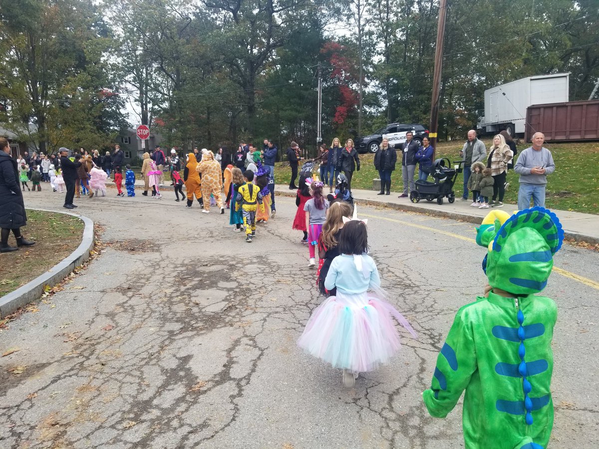 MrsWyland_HHS's tweet photo. It was  a Bootiful morning at HHS today! I am not sure who had more fun-the staff or the kids???? @superkvogel https://t.co/VxgQTdo8TA