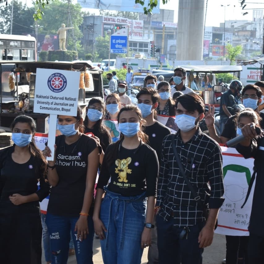 Nssmcu's tweet image. #mcu 
#nssmcu 
#NSSRDBhopal 
#nss 
जय हिंद
विश्वविद्यालय की राष्ट्रीय सेवा योजना इकाई के द्वारा *Covid-19 awareness program* आयोजित किया जा,  इसके बाद एमपी नगर से विश्वविद्यालय परिसर तक रैली भी निकाली।