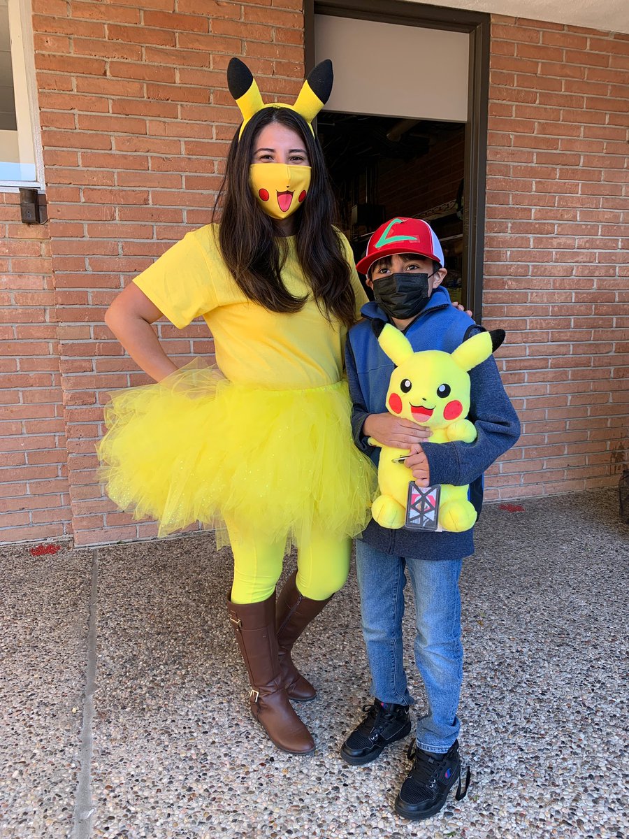 CupialKarla's tweet image. Book Parade @WorshamES_AISD #AceLevelUP