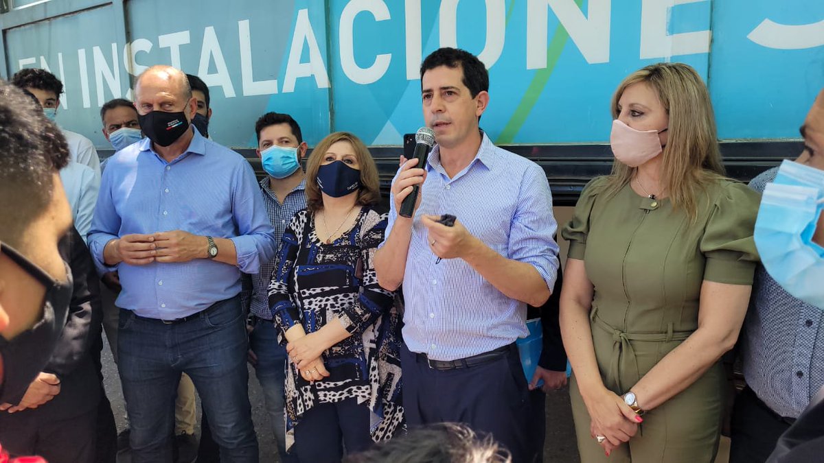 marilinsacnun's tweet photo. Junto al Min del Interior, @wadodecorrido, el Subsec de Relac Municipales,@TatoGiles, el Gobernador, @omarperotti, la Min Adriana Cantero,@mirabellarob y @MastalerMagui  en la entrega del convenio para la construcción del edificio p/la Escuela Técnica N°355 de #SauceViejo 👏 https://t.co/jIq0yHwCbr