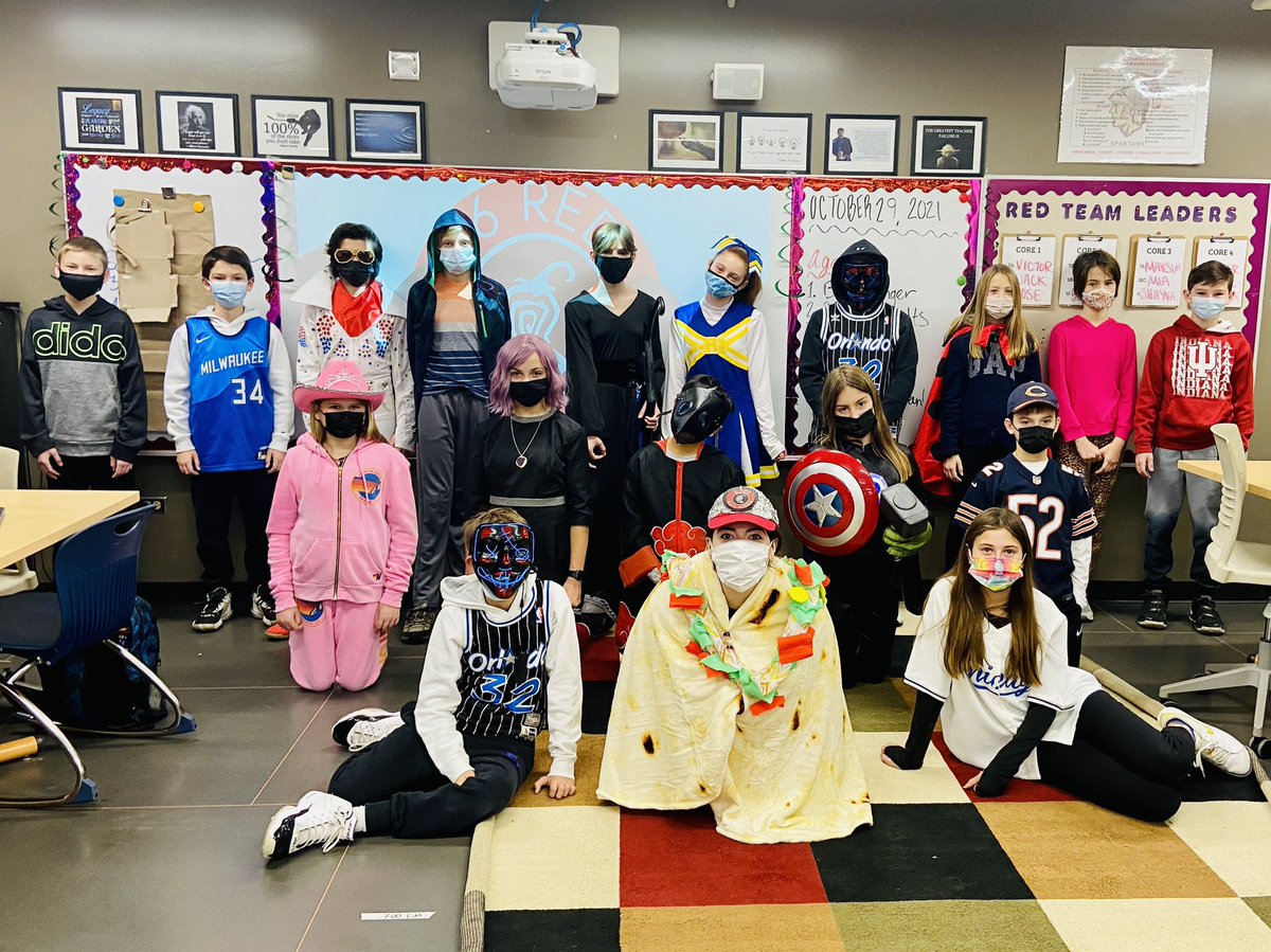 Happy Halloween Scientists! 🧡🖤 #engage109 #engagesms <a href="/DPS109/">Deerfield Dist. 109</a> <a href="/109Shepard/">@109Shepard</a>