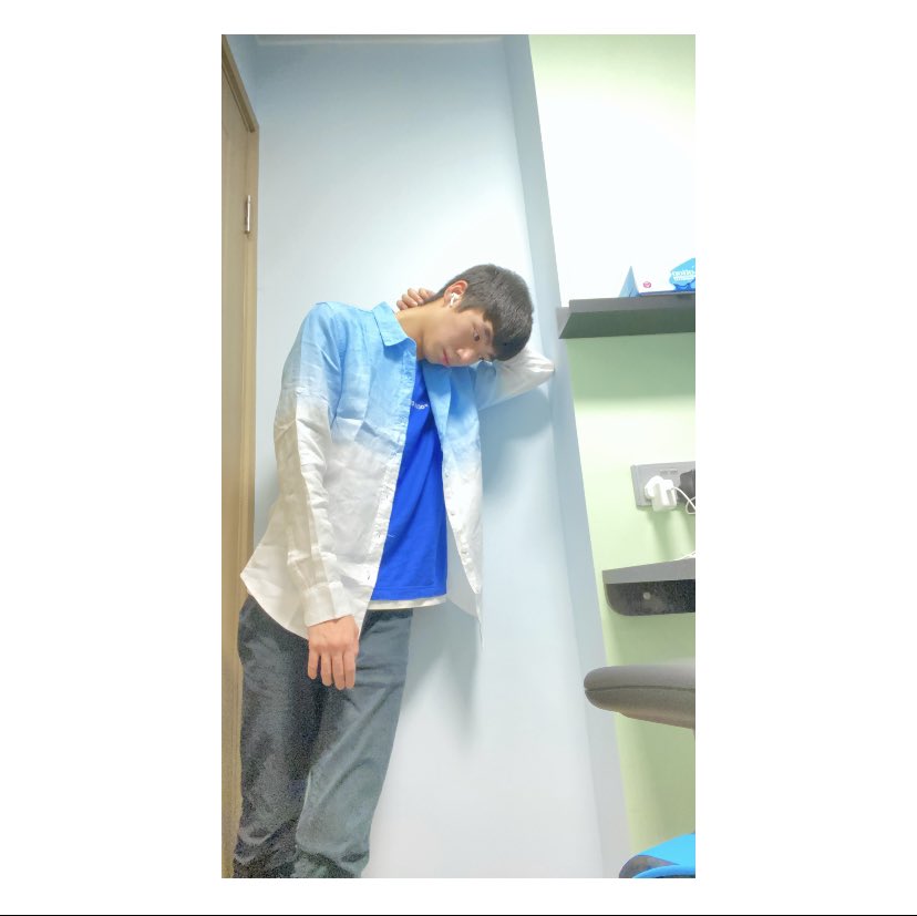 bemyself29's tweet photo. 當夜麻麻翻到屋企攰到想死嘅時候
行入房
見到地下有兩條頭髮
打開房門
行出去lu
原相機較光啲張相嘅時候
發現件衫都幾靚
但本身咁藍嘅🥲
Online買衫真係要小心
#igshop https://t.co/Hi1cIgg89y