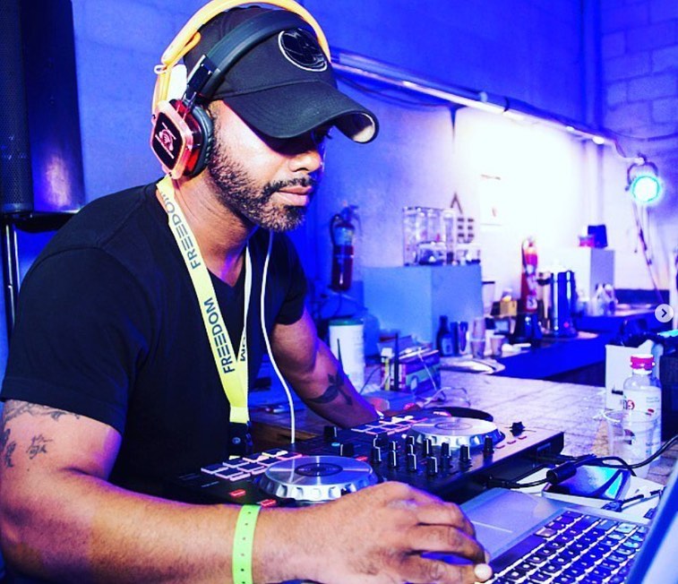 travelitisgroup's tweet photo. We wanted to take some time today to shout out some other entrepreneurs we love, support, or simply identify with their movements. 

Please show some love to @soca_nation @beatsbymykel @conversations_with_lamp…

📸 https://t.co/b5PrjAdyHC via https://t.co/mAwAE2648z https://t.co/rI74zKdmWw