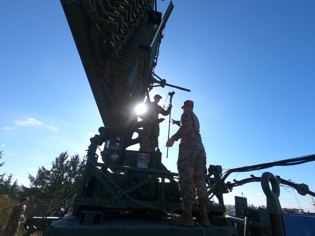 aircombatcmd's tweet photo. Hill's Control and Reporting Center Team tests USAF's primary ground deployable radar, tracking aircraft based off of data points collected by a 3D terrestrial laser scanner. The linkeage between today's systems and tomorrow's innovation.
#ReadyAirForce
https://t.co/zFXJrFpFQ7 https://t.co/4BjR9aUW2p