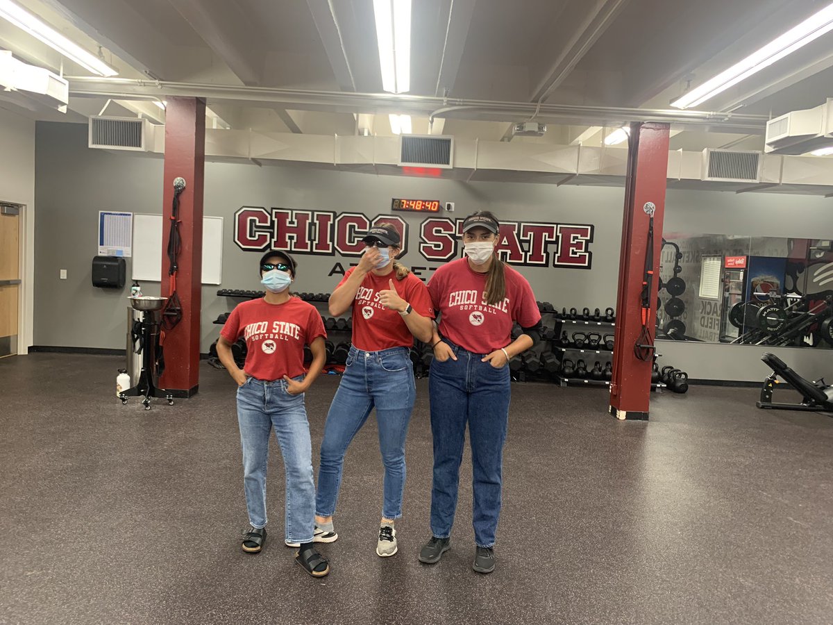 ChicoStateSB's tweet photo. Happy Halloween 🎃  #Team54 https://t.co/XN4swL84ms