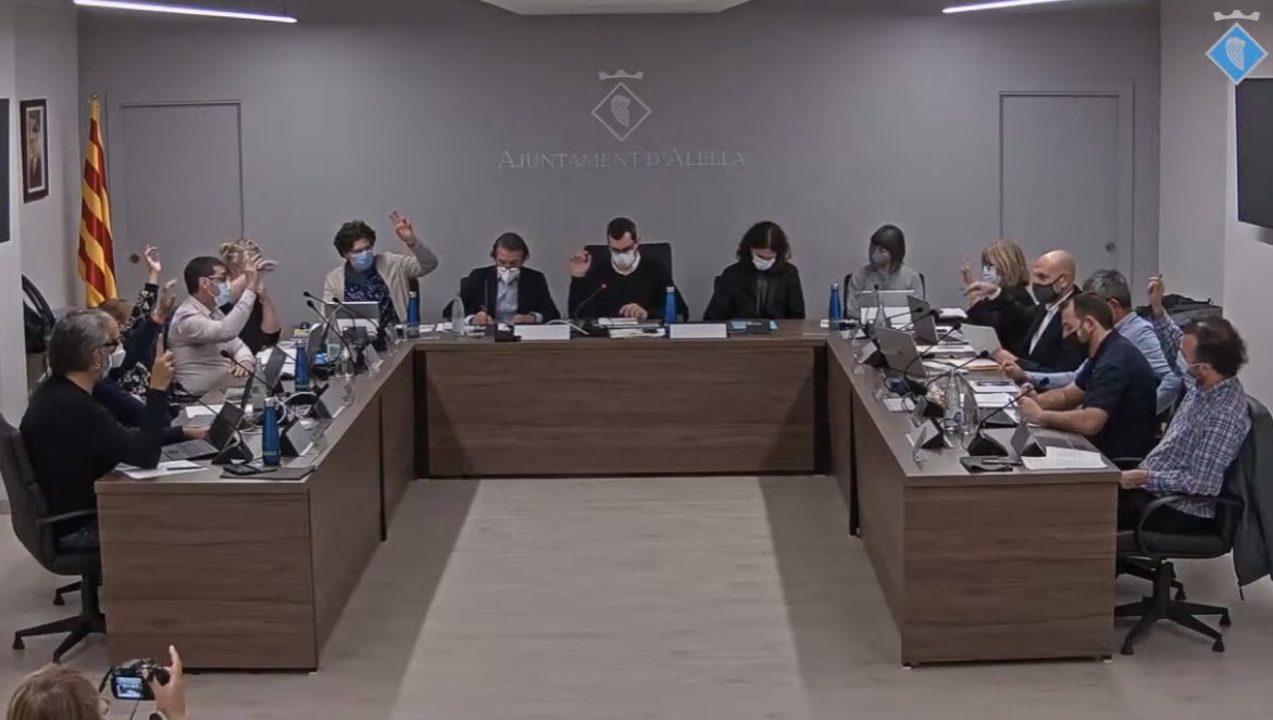 alellacup's tweet photo. 📯Ahir, el ple d'@ajalella va aprovar per via d'urgència una moció contra el trasllat de l'oficina de @Correos a #Alella
Ens hi vam adherir com a proponents i vam denunciar que la mesura forma part d'un pla de l'Estat per reestructurar i privatitzar l'empresa https://t.co/jhokD9jtXc