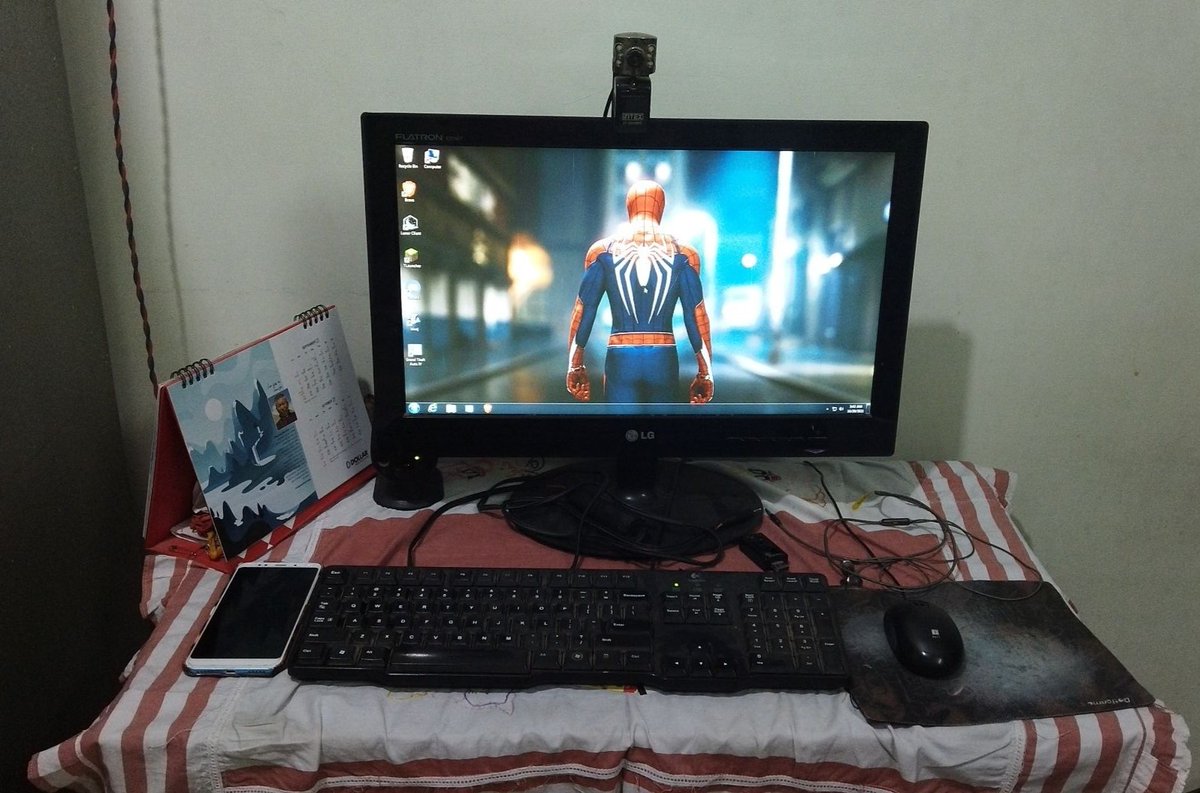 NeetuGrover13's tweet photo. @SharonPlyIndia @SharonPlyIndia 
#ShareYourDeskChallenge https://t.co/ONAaB7mrqL