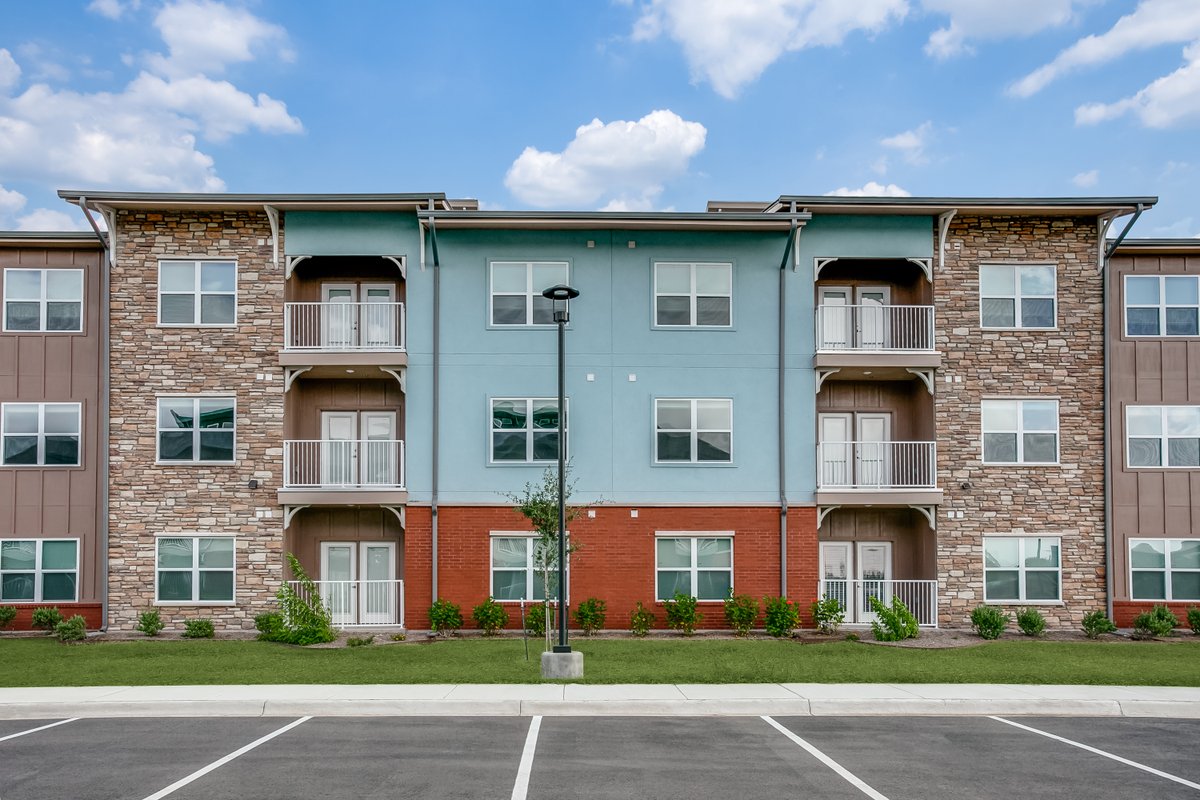 KoniMaterials's tweet photo. We celebrate sustainable design and construction with the inclusion of manufactured stone Peak Stone (Forest) and Canyon Stone (West Hills) rather than nonrenewable materials at Primrose Village.
#DesignWithKoni #KoniMaterials #BuildingMaterials #KoniStone #KoniBrick #Multifamily https://t.co/iXenyjvQcr