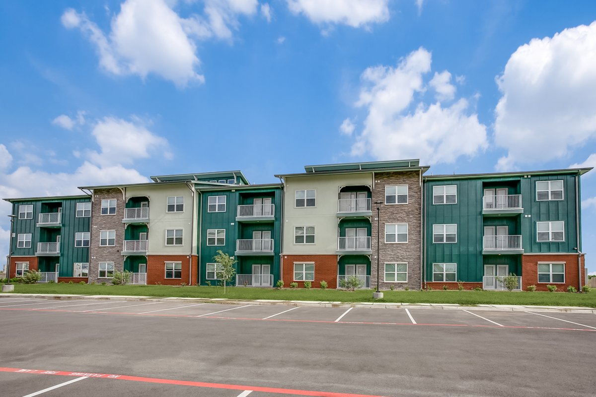 KoniMaterials's tweet photo. We celebrate sustainable design and construction with the inclusion of manufactured stone Peak Stone (Forest) and Canyon Stone (West Hills) rather than nonrenewable materials at Primrose Village.
#DesignWithKoni #KoniMaterials #BuildingMaterials #KoniStone #KoniBrick #Multifamily https://t.co/iXenyjvQcr