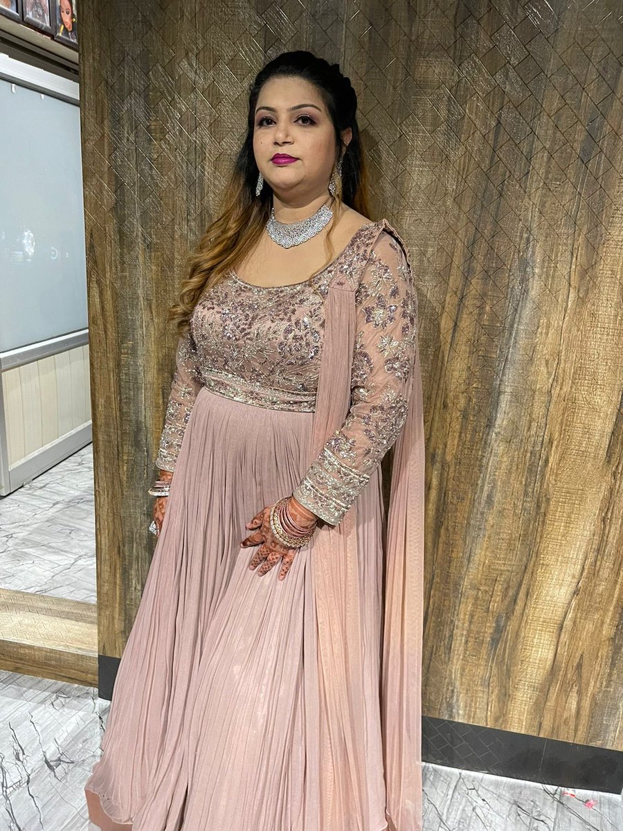 mahimakeover's tweet photo. #mahimahimakeover #unisex #salon #karvachauth #spical #makeup  city one Bhurarani road near by nazara hotel con :6202747774 https://t.co/PLnEcT0G48