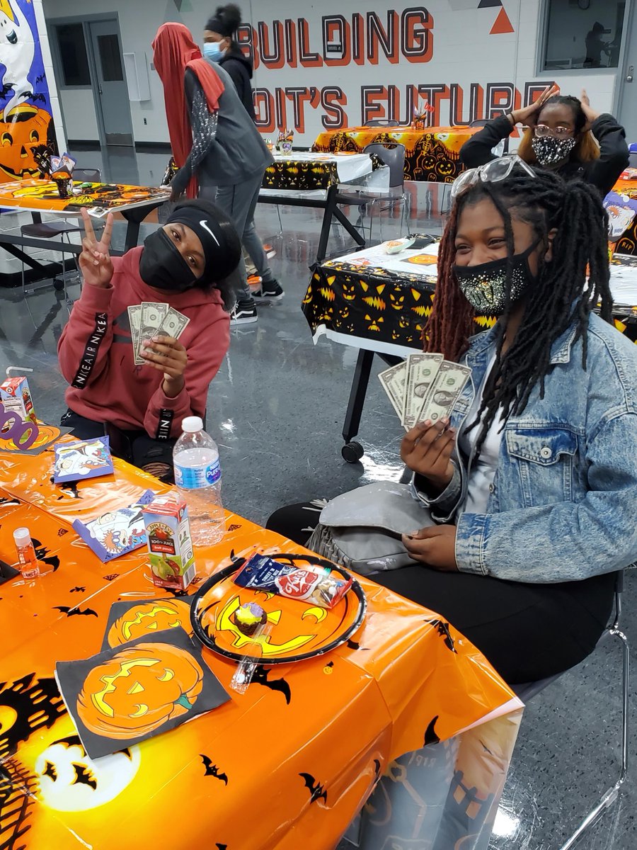 Randolph_CTC's tweet photo. This week we had an opportunity to celebrate our students during our Harvest Fest Student Appreciation event. This was a time to appreciate all students and to promote our PBIS theme for the month, Respect! Thank you to all that worked to make this a success! @Dr_Vitti https://t.co/lZzFzU37QM