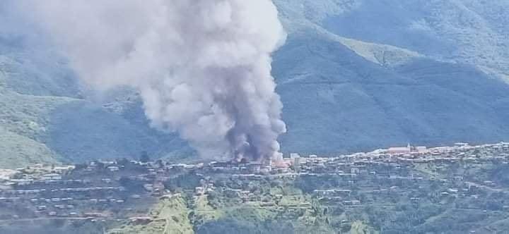#savehtantalan #WhatsHappeninglnMyanmar   #Oct29Coup <a href="/TostevinM/">Matthew Tostevin</a> <a href="/RapporteurUn/">UN Special Rapporteur Tom Andrews</a>  Myanmar Terrorist Junta is attacking and burning the homes at Htan Ta Lan, Chin State.