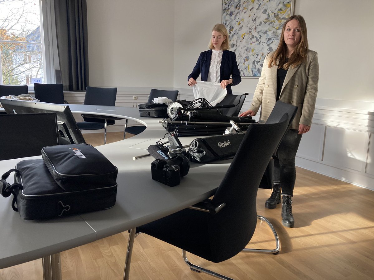 Joint Innovation Lab (@innolab_sh) on Twitter photo Heute waren wir zu Gast im Landtag Schleswig-Holstein. Für unseren <a href="/egov_campus/">eGov-Campus</a> Kurs „KI in öffentlichen Verwaltungen“ haben wir mit Prof. Utz Schliesky gesprochen. #KI #egovernment Heute waren wir zu Gast im Landtag Schleswig-Holstein. Für unseren <a href="/egov_campus/">eGov-Campus</a> Kurs „KI in öffentlichen Verwaltungen“ haben wir mit Prof. Utz Schliesky gesprochen. #KI #egovernment