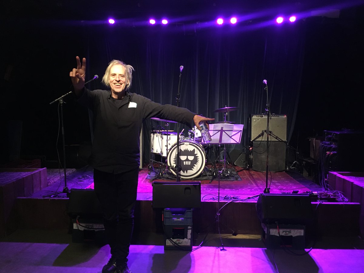 Jeroen Kleijn (@jrnkln) on Twitter photo De eerste van de tour met <a href="/ClawBoysClaw/">Claw Boys Claw</a> vanavond, kijken of we het nog kunnen, in Eureka te Zwolle (zonder dolle). Peter heeft er zin in zo te zien. Morgen poging 2 op dezelfde plek en morgenmiddag alwéér live op de radio, bij <a href="/SpijkersBNNVARA/">Spijkers met Koppen | ☰ BNNVARA</a> dit keer, van 12 -14u op <a href="/NPORadio2/">NPO Radio 2</a> De eerste van de tour met <a href="/ClawBoysClaw/">Claw Boys Claw</a> vanavond, kijken of we het nog kunnen, in Eureka te Zwolle (zonder dolle). Peter heeft er zin in zo te zien. Morgen poging 2 op dezelfde plek en morgenmiddag alwéér live op de radio, bij <a href="/SpijkersBNNVARA/">Spijkers met Koppen | ☰ BNNVARA</a> dit keer, van 12 -14u op <a href="/NPORadio2/">NPO Radio 2</a>