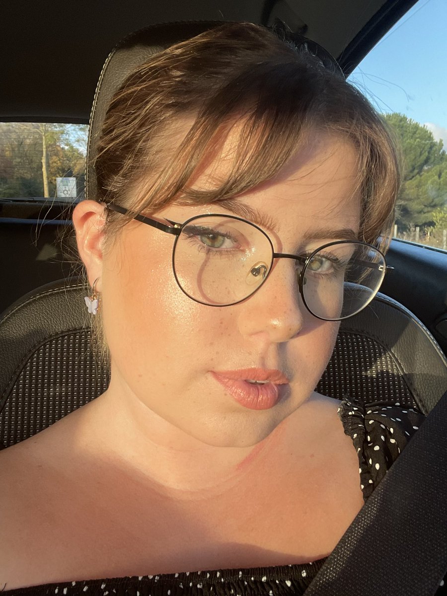 toujours bon de rappeler que les highlighter de <a href="/stilhsash/">𝐴𝑛𝑜𝑢𝑐𝑘</a> sont les meilleurs