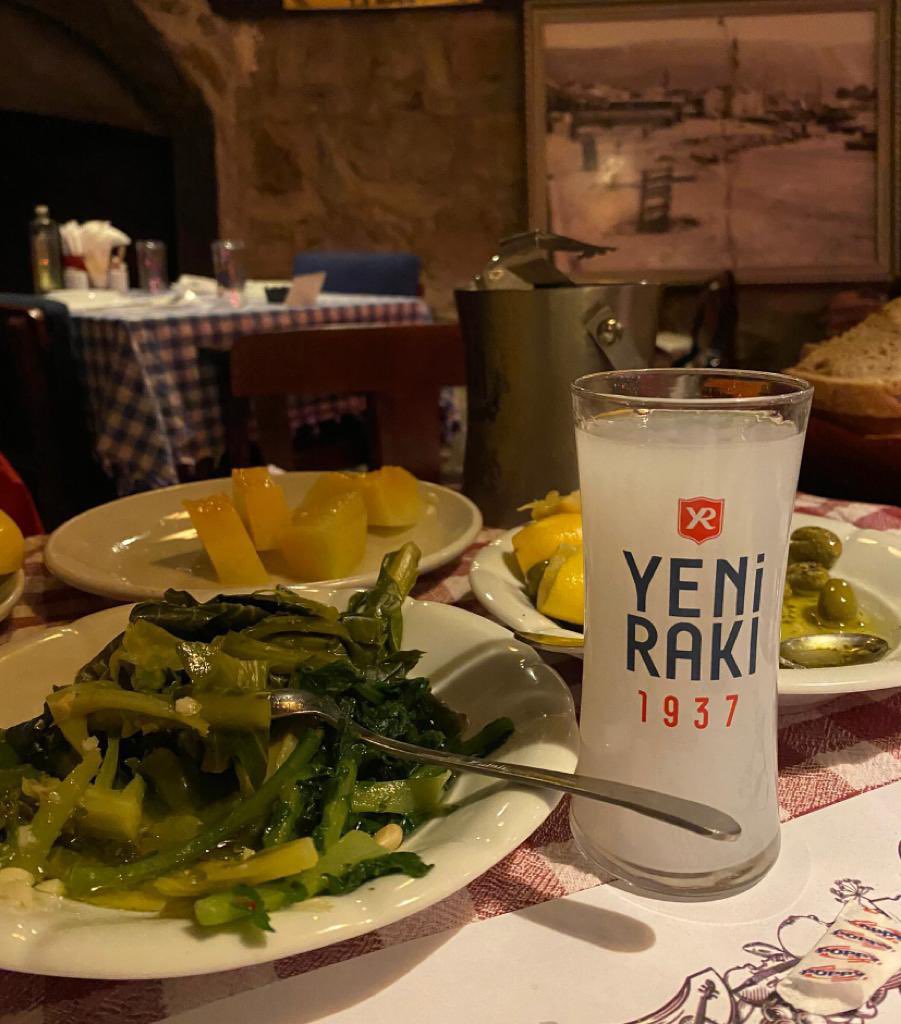 Teklif var, ısrar yok, dileyen su bardağıyla katılır, Cumhuriyetimizin şerefine 🇹🇷