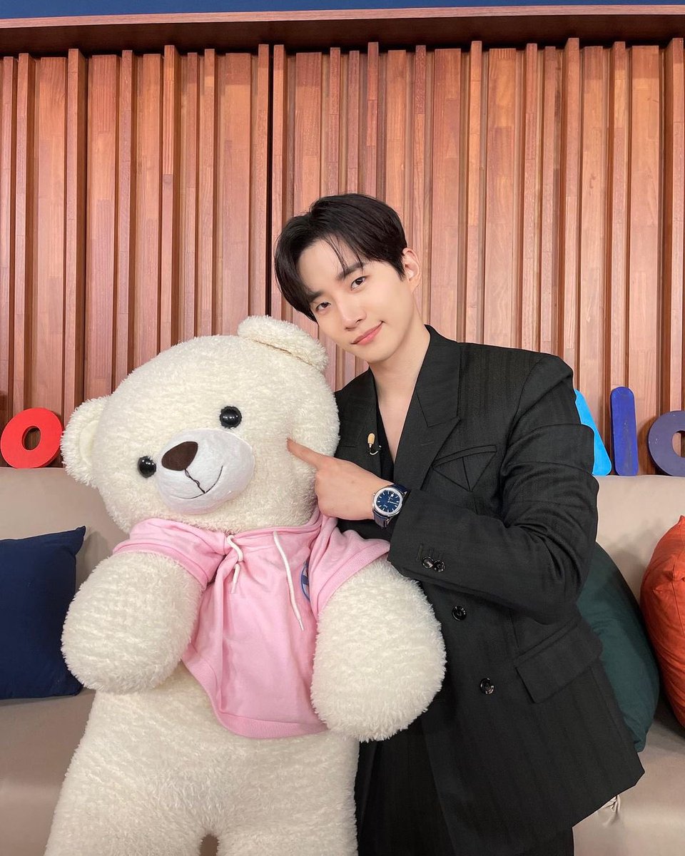 junhoonly's tweet photo. 준호랑 곰돌이랑 https://t.co/7KNfrWKm11