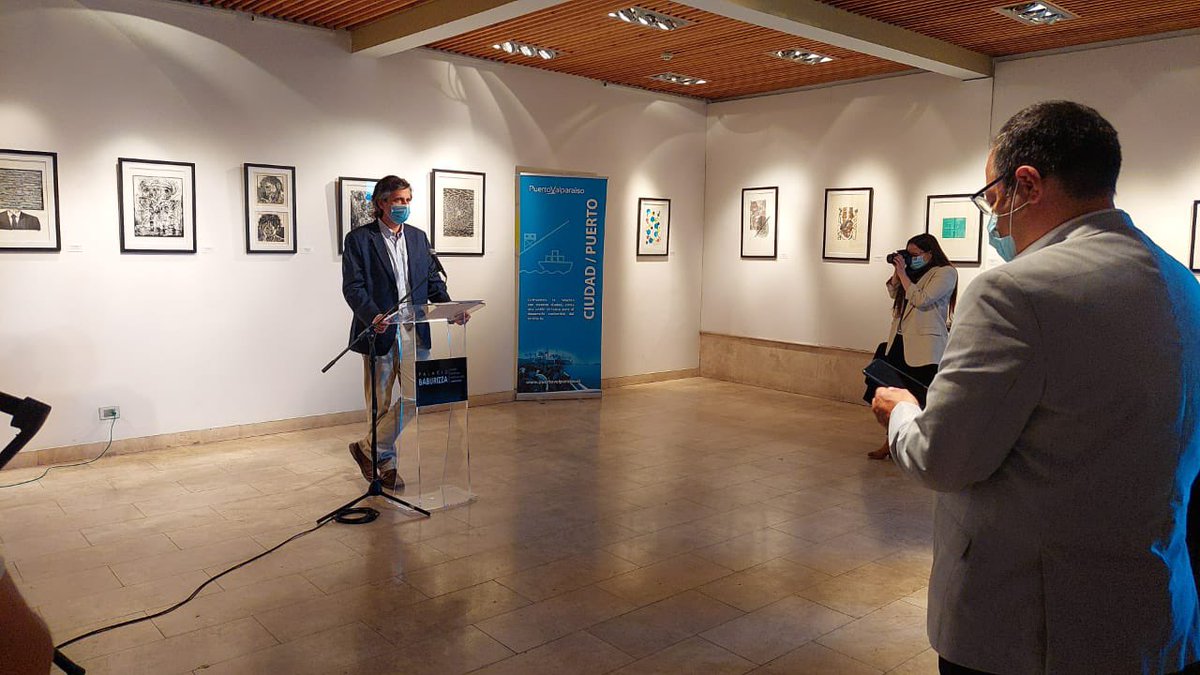 PortValparaiso's tweet photo. Hoy estuvimos presente en el lanzamiento de la exposición “Rehabitar una memoria” en el @MuseoBaburizza, realizada en el marco del Festival Internacional de Fotografía de Valparaíso, #FIFV 📸 https://t.co/V6LOttPwIK