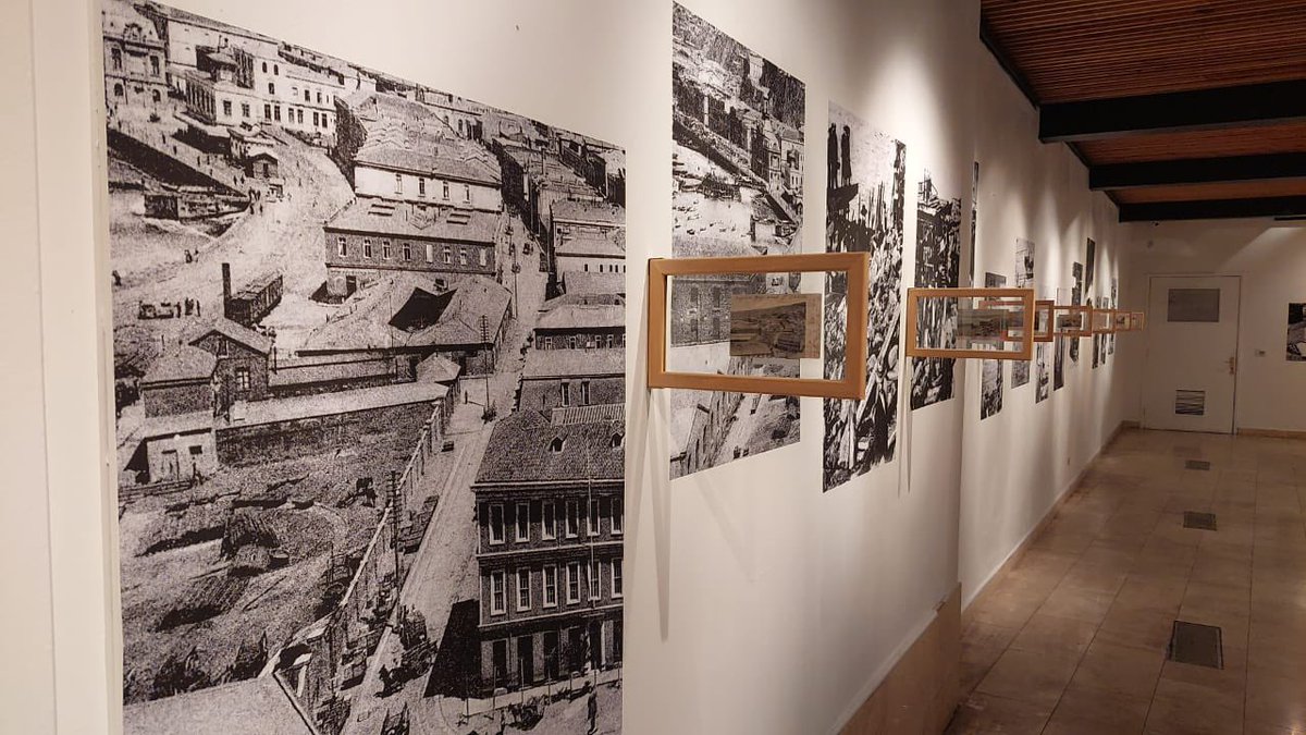 PortValparaiso's tweet photo. Hoy estuvimos presente en el lanzamiento de la exposición “Rehabitar una memoria” en el @MuseoBaburizza, realizada en el marco del Festival Internacional de Fotografía de Valparaíso, #FIFV 📸 https://t.co/V6LOttPwIK