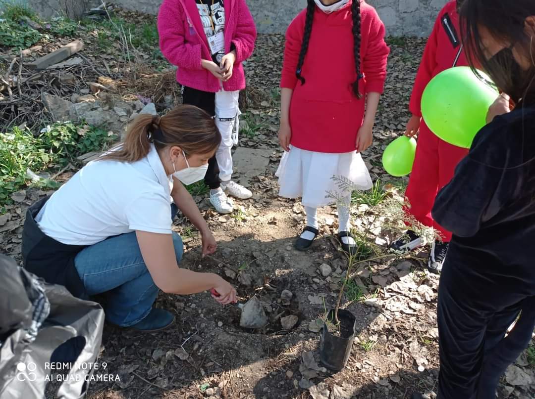 PROCIDS1's tweet photo. La ciudadanía activa se traduce en acciones concretas por la mejora de la comunidad; con niñas y niños de primaria jugamos y aprendimos la importancia de tener valores, cuidar el medio ambiente y participar con nuestra escuela y vecinos.

#CiudadaníaActiva
@MaFernandaRS https://t.co/xT4MOjkAgv