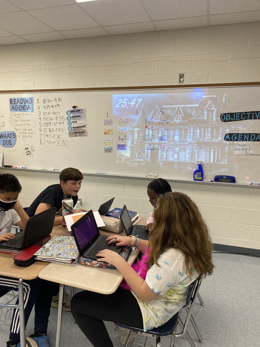 AlisonDParker's tweet image. Reading Comprehension Halloween 🎃👻 Digital Breakout