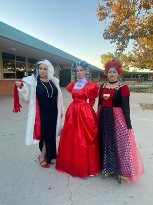 Wiltsey_OMSD's tweet photo. Scare away drugs day! The end of Red Ribbon Week! https://t.co/oXbIsOIZDw