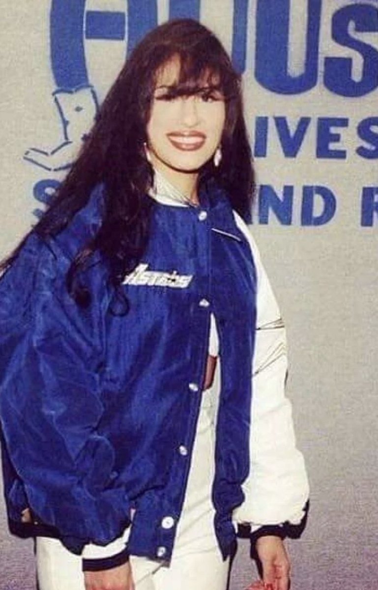 TexasCountryTwt's tweet photo. George Strait.             Selena.

Both Repping the Stros. https://t.co/bhwRd6MykL
