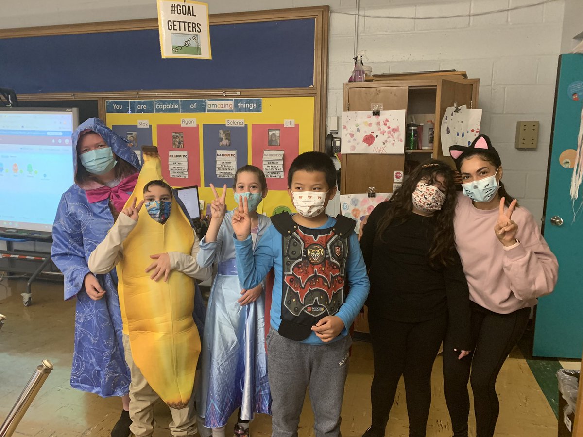 Harrisontdsb's tweet photo. @Harrisontdsb students and staff shoeing  #spooky #schoolspirit this #funfriday @tdsb https://t.co/blc1fgAa6m