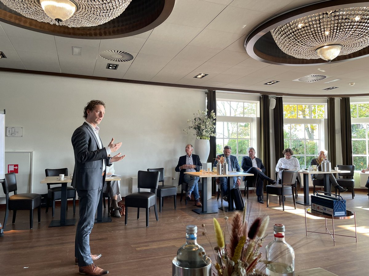 Weer een inspirerend bovenregionaal overleg georganiseerd door <a href="/mboRijnland/">mboRijnland</a> <a href="/ojelsma/">Otto Jelsma</a> en <a href="/gemeenteaadr/">Alphen aan den Rijn</a> <a href="/handejager/">Han de Jager</a> over nieuwe bouwstenen strategische agenda, veel dank aan <a href="/JaapSmitCdK/">Jaap Smit</a> <a href="/FerrieForster/">Ferrie Förster</a> <a href="/economicboardZH/">EBZ</a> @Paul_Dirkse <a href="/GeorgeBecht/">George Becht</a> @ThierryVanVugt <a href="/iedema/">Jan Iedema | Wethouder Zoetermeer</a> <a href="/WernerINTOb/">Werner INTO business</a>