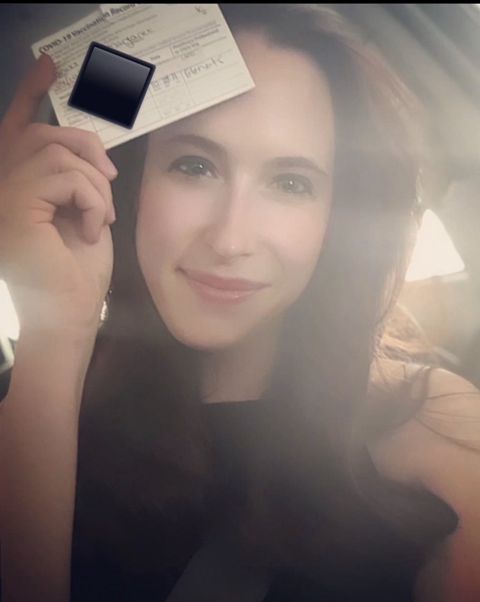 I never made the obligatory vaccine post because I wanted to go home and surprise my folks instead. However, now I’m jumping on the [much belated] bandwagon and showing off my booster status 💉💪🏻 Big fan of science. Big fan. Big. HUGE! #vaxxedtothemax