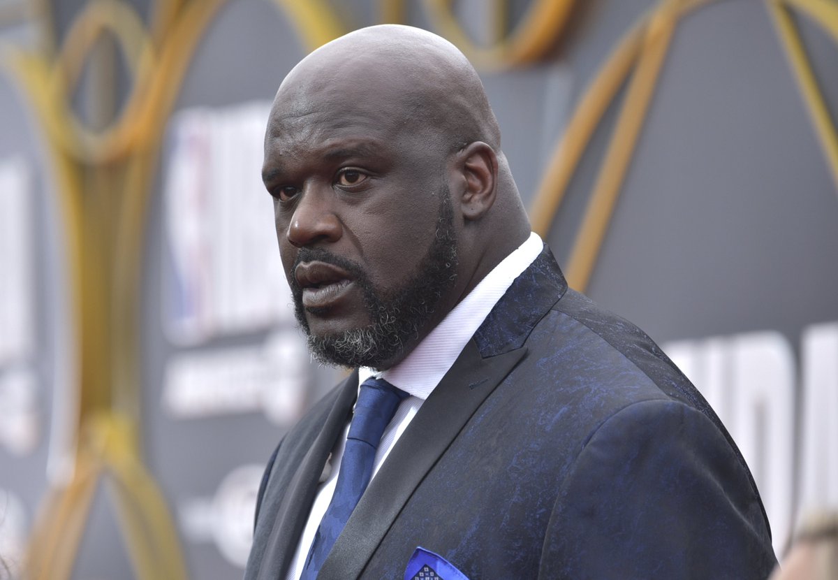 Shaq: "Çocuklarıma en az lisans diplomalarına sahip olmaları gerektiğini söylüyorum. Eğer şirket kurup yatırımcıları olmamı istiyorlarsa, beni projeye ikna etmeleri lazım. Onlara bedavadan bir şey veremem. Onlara hep aynı şeyi söylüyorum: Biz, zengin değiliz. Ben zenginim."