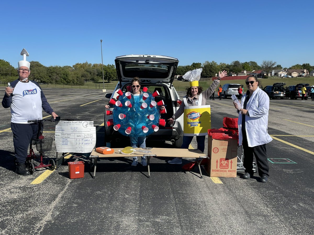 GISD_RNShields's tweet photo. Impromptu stand in for my boss today. GISD Health Services is the best department to work for!! #TheGISDEffect #ByeCOVID https://t.co/3UVIj1RBjy