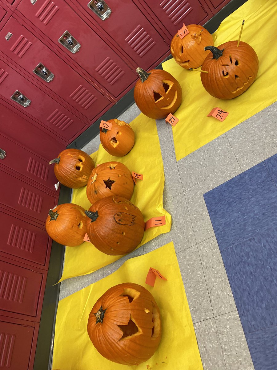 klm1226's tweet photo. Pumpkin math 2021 @SalemBosh @TimothyBelton7 @supernovassocst https://t.co/qZEjDvGyup