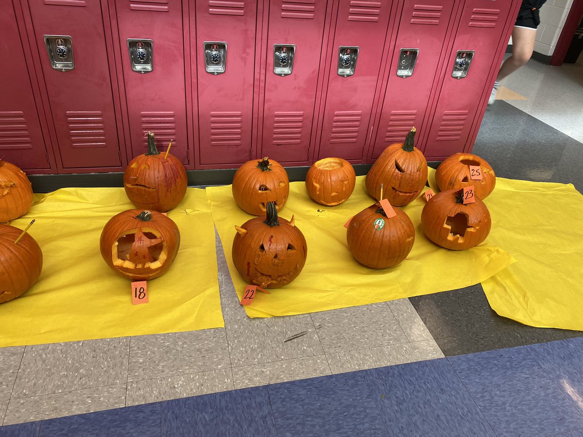 klm1226's tweet photo. Pumpkin math 2021 @SalemBosh @TimothyBelton7 @supernovassocst https://t.co/qZEjDvGyup