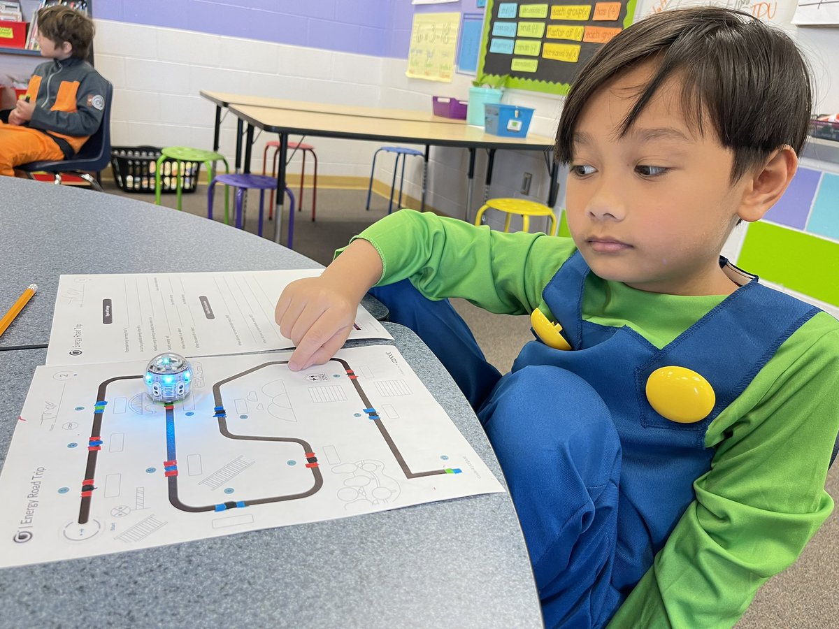 Our third graders loved applying their knowledge about energy to program their Ozobot cars to respond to events they encountered on their map! <a href="/GulfHighlandsES/">Gulf Highlands Elem</a> <a href="/bobbistarlin/">Bobbi Starling</a>