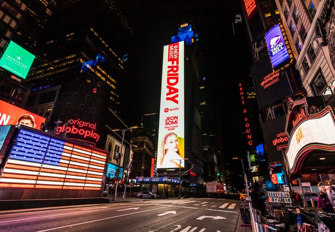 WOW 🥺 PLEASE GO CHECK OUT TIMES SQUARE FOR ME IF YOURE IN NYC!!!    THANK YOU @Spotify ❣   #NEWMUSICFRIDAY<a href="/tag/imustbedreaming"class="tags"><span>#imustbedreaming</span></a><a href="/tag/newmusicfriday"class="tags"><span>#newmusicfriday</span></a><a href="/tag/jeonsomi"class="tags"><span>#jeonsomi</span></a><a href="/tag/theblacklabel"class="tags"><span>#theblacklabel</span></a>