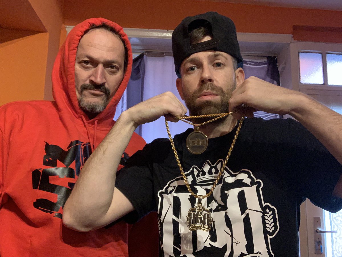 Kraliban's tweet photo. Shoutout 2 my Big Homie David Scheller…
#mobshyt #kraliban #davidscheller #aga #deutschrap #untergrund #mobwear #mobstersonly #machordentlichbargeld #fürth #berlin #ganggang https://t.co/QVOYXgTeLg