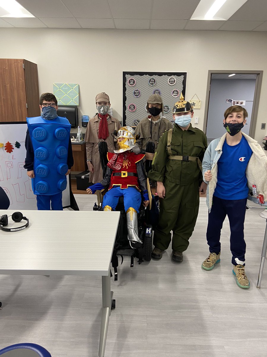 Mrs_VickyCulver's tweet photo. Happy Halloween!! #6integrity #hmspics https://t.co/M7aokHxL16