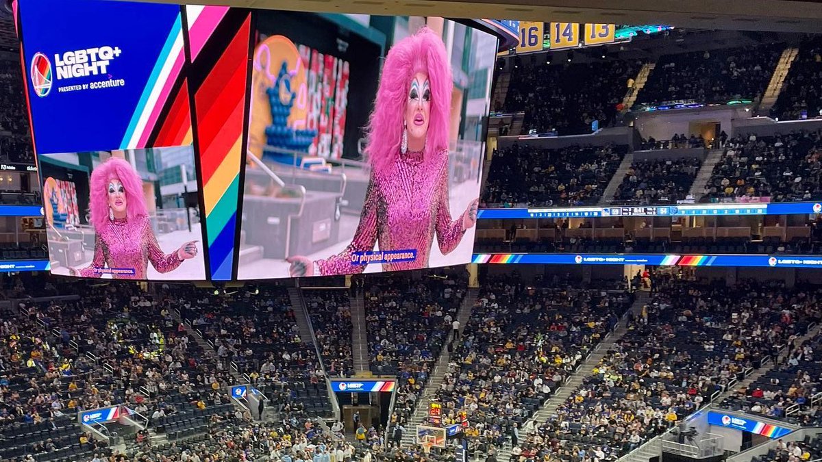 PeachesChrist's tweet photo. My jumbotron debut at the @warriors game last night at the @chasecenter in SF! Thanks for the photo @reggieaqui .
#goldenstatewarriors #warriors #sf #sanfrancisco #peacheschrist #sfdrag https://t.co/nxVtVwhm4y