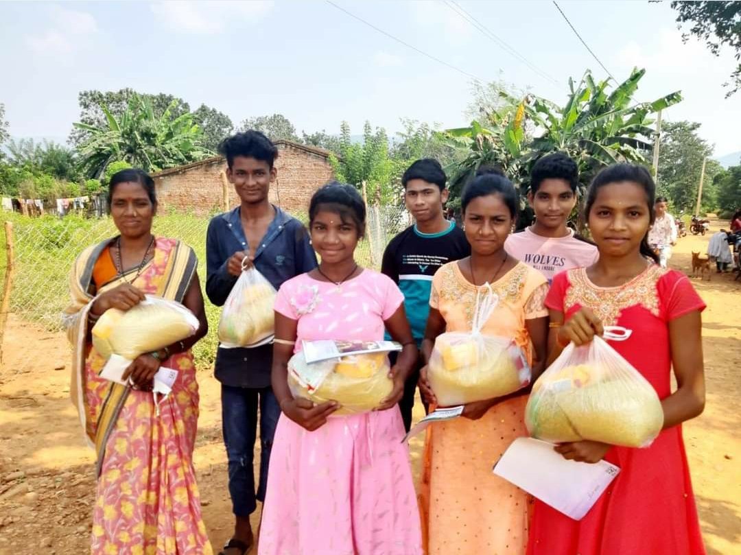 bcbridgeofhope's tweet photo. Over 6,500 children and still counting!

Since 2nd October, #HopeforChildren has been reaching out to underprivileged children in vulnerable communities across India with school and #hygienesupplies and #rations to ensure health and #learningcontinuity for these children. https://t.co/7Efd6uLr7H