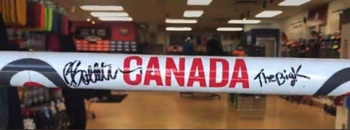 Since we’re ALL Team Canada this weekend we’re giving away a signed <a href="/GoldlineCurling/">Goldline Curling</a> 🇨🇦broom.

TO ENTER make sure you: 

-Follow us (so we can DM)

-Retweet THIS tweet

-Reply to this tweet and include #StillRollin