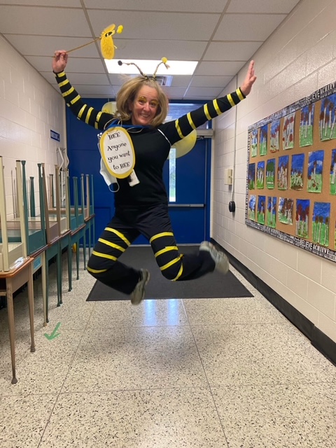 DrCharlesBestPS's tweet photo. Halloween Spirit Day at Dr. Charles Best! #thatsdcb #haltondsb https://t.co/ZJ9pTp0Ku1