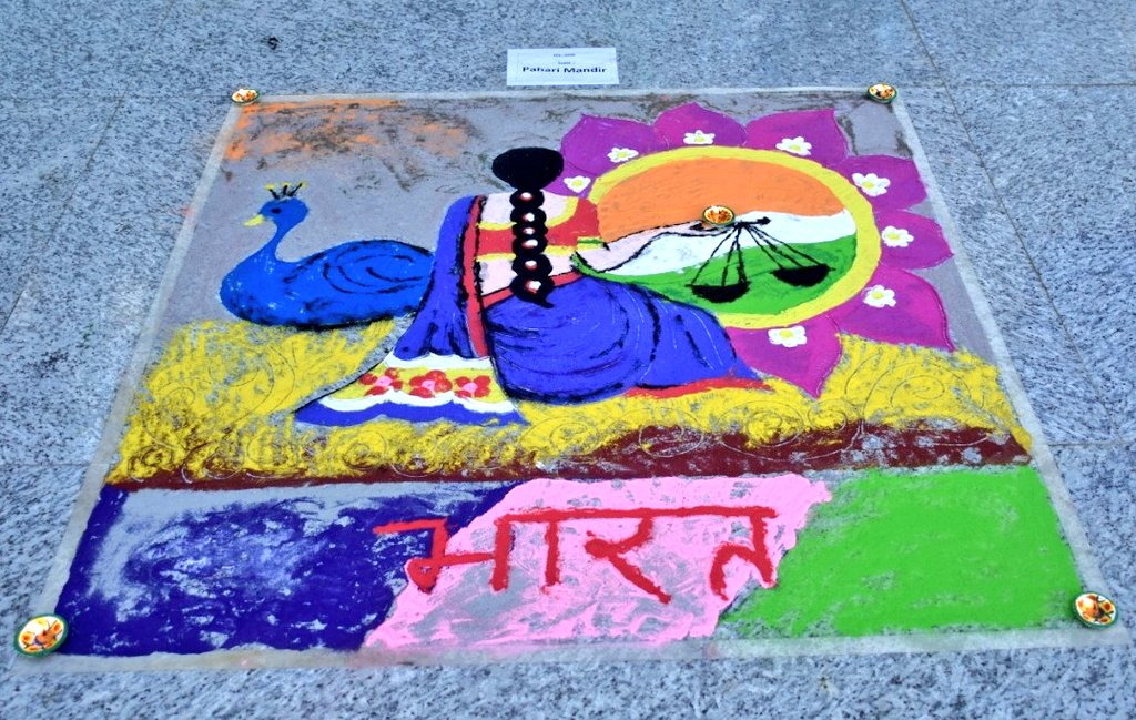 CCLRanchi's tweet photo. 'एक चित्र हज़ार शब्दों के बराबर होता है।'

हज़ारो शब्दों को अपने मे समेटे यह कलाकृतियां 'सतर्कता जागरूकता सप्ताह' का संदेश दे रही है, जिसे कलाकारों ने बखुबी अपनी तस्वीरों में उतारा है।

सीसीएल मुख्यालय में आयोजित 2 दिवसीय कार्यशाला में झारखंड भर से आये कलाकारों की यह प्रस्तुति । https://t.co/OTFSequpsK