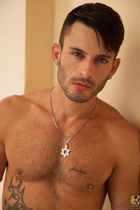 1 pic. #FF @ANDY_STAR https://t.co/OsU8R9rI8e